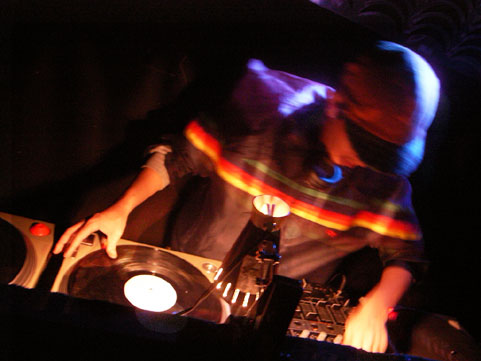 DJ